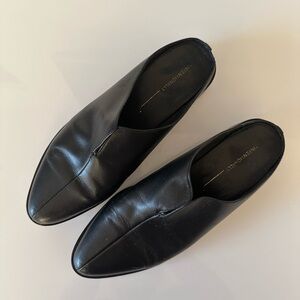 Intentionally Blank Black Leather Flat Mules / EUR 38